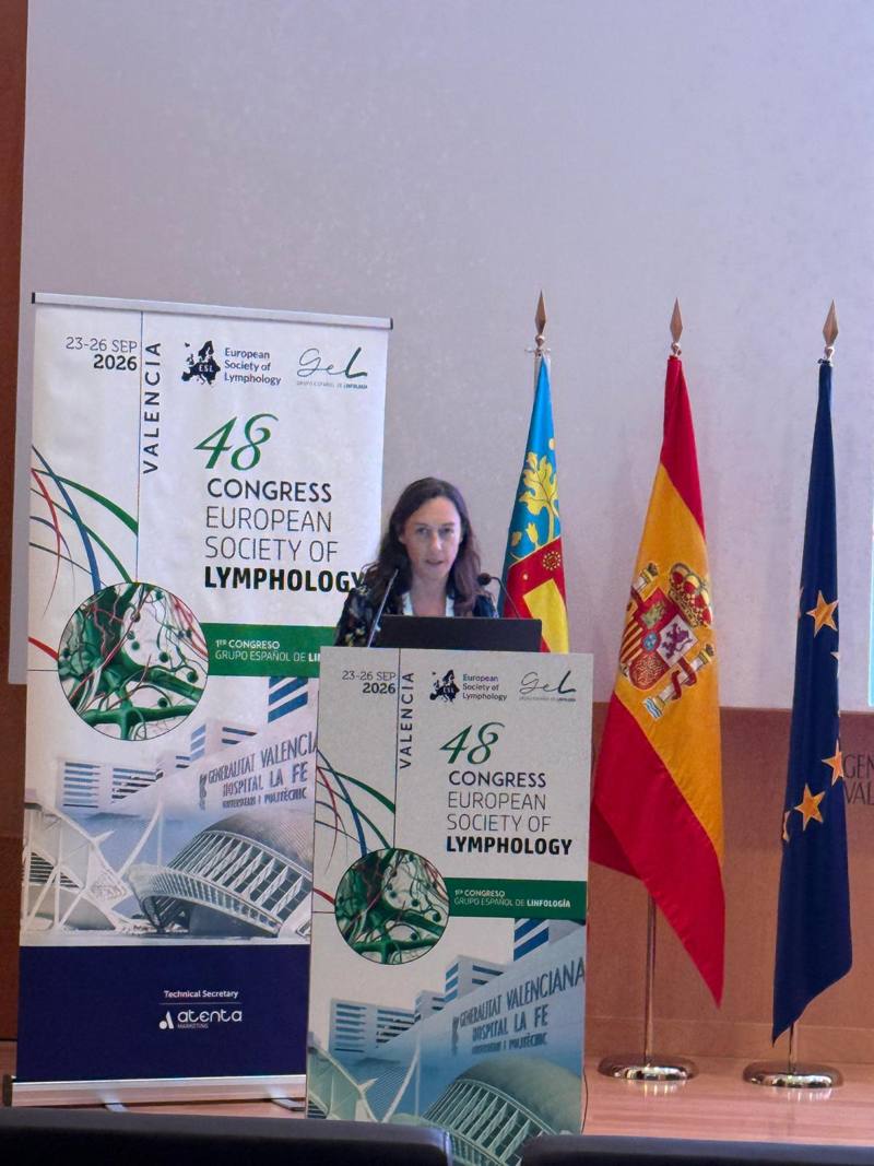 Dra. Carmen Higueras durante un taller práctico sobre el tratamiento quirúrgico del linfedema en Valencia